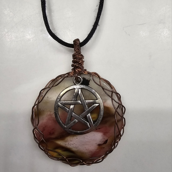 Gorgeous Handmade Pentagram Necklace - Picture 1 of 6
